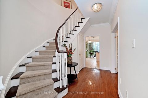 Photo 6 at 55 Carriage House Court, Jefferson, Richmond Hill