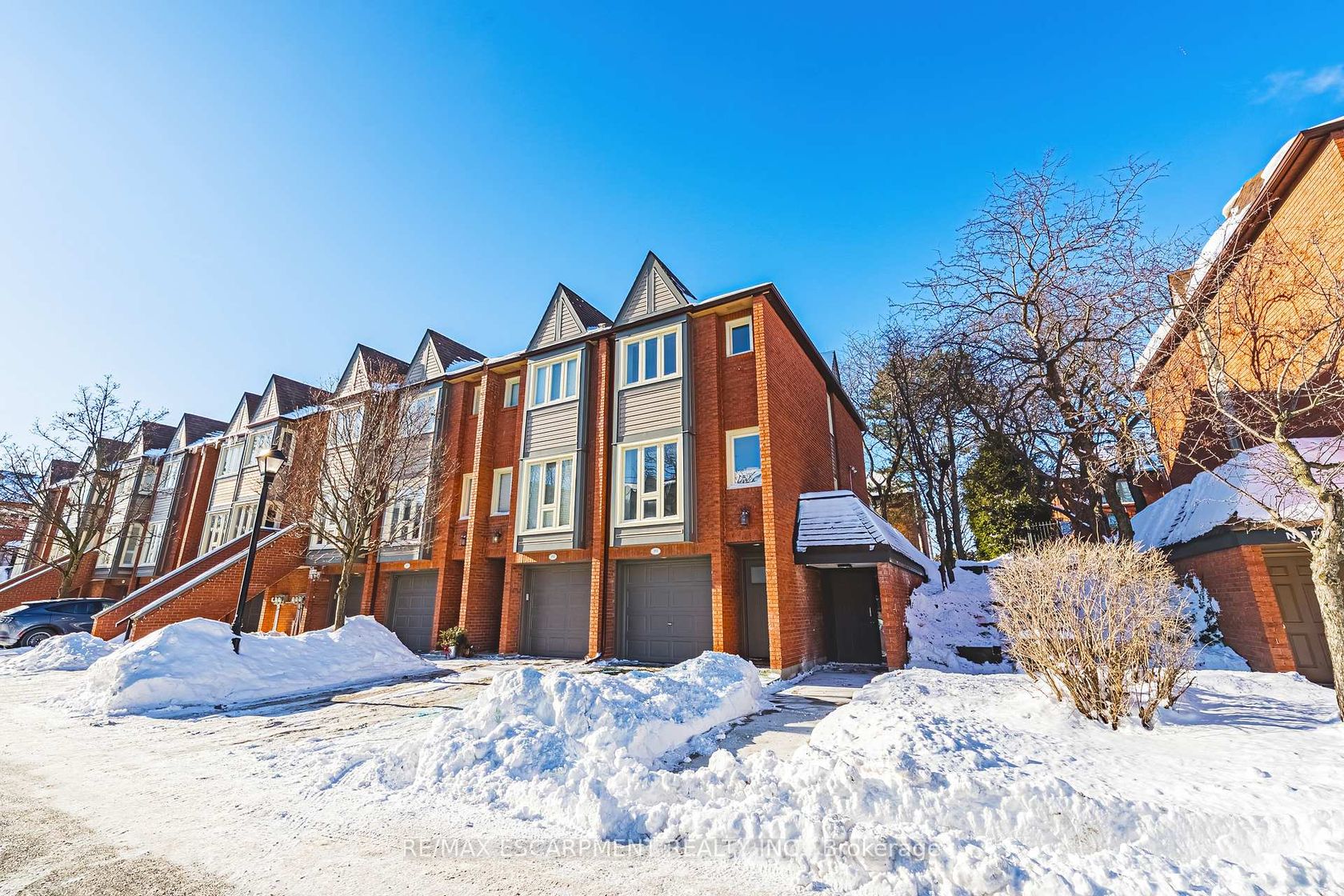 101 - 895 Maple Avenue, Brant, Burlington by Loree Meneguzzi Real Estate 101 - 895 Maple Avenue, Brant, Burlington