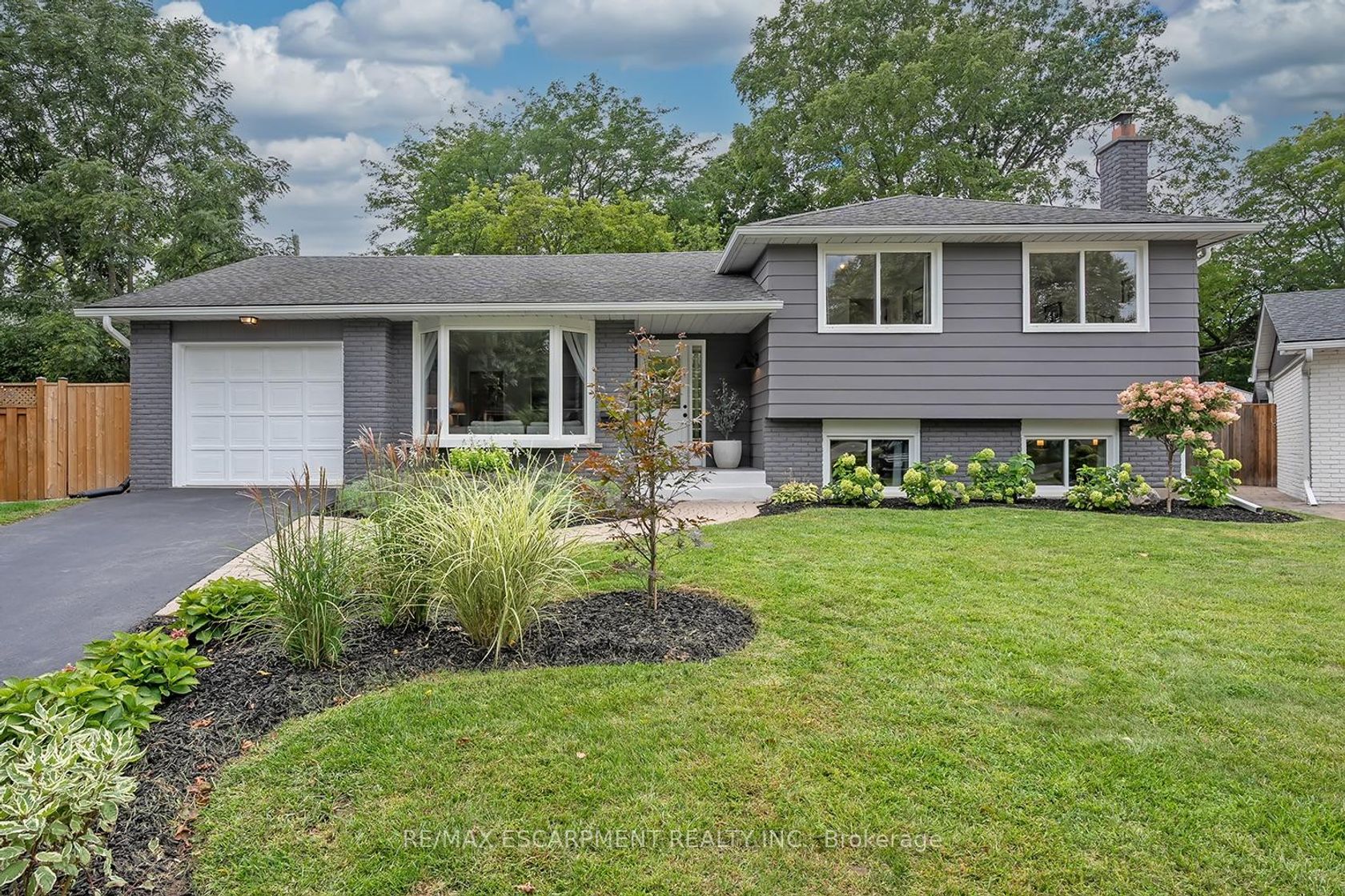 406 Oakwood Drive, Roseland, Burlington by Loree Meneguzzi Real Estate 406 Oakwood Drive, Roseland, Burlington