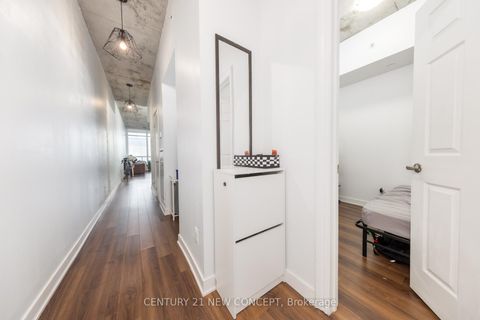 Photo 11 at 1909 - 210 Simcoe Street, Chinatown, Toronto