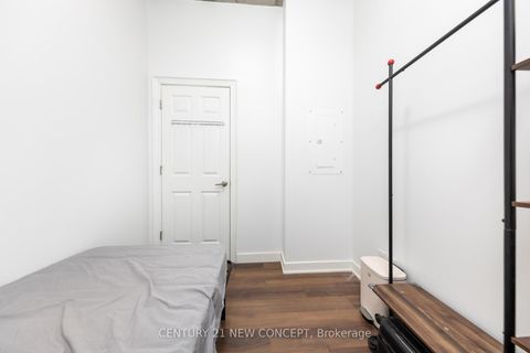 Photo 13 at 1909 - 210 Simcoe Street, Chinatown, Toronto