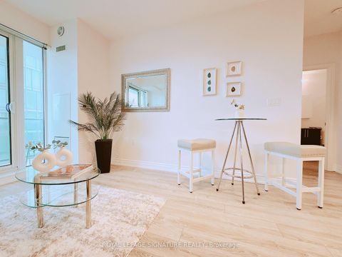 Photo 1 at 710 - 9600 Yonge Street, North Richvale, Richmond Hill