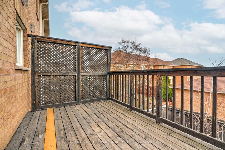 Photo 9 at 408 Fairgate Way, WC Wedgewood Creek, Oakville