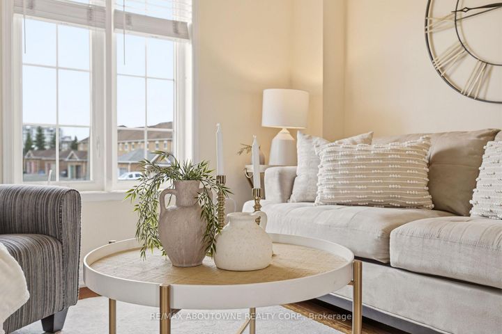 Photo 13 at 408 Fairgate Way, WC Wedgewood Creek, Oakville