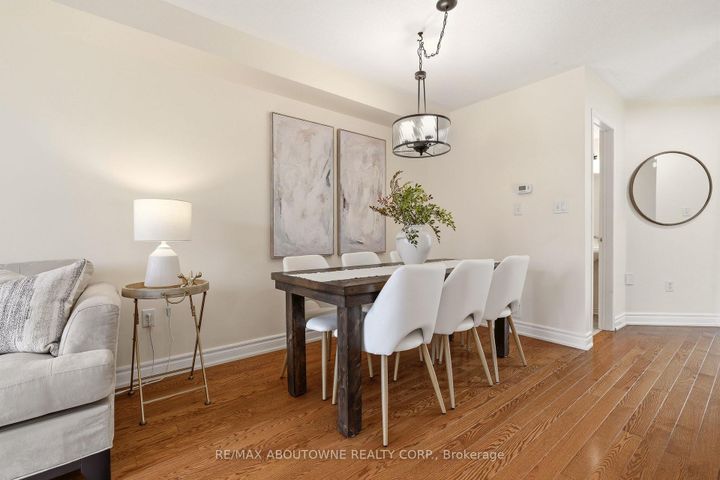 Photo 15 at 408 Fairgate Way, WC Wedgewood Creek, Oakville