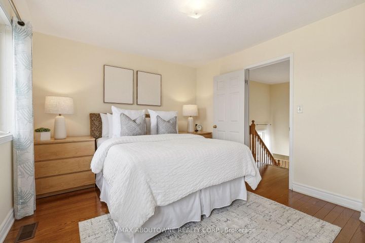 Photo 19 at 408 Fairgate Way, WC Wedgewood Creek, Oakville