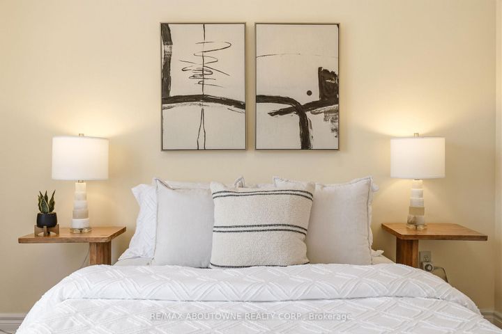 Photo 22 at 408 Fairgate Way, WC Wedgewood Creek, Oakville