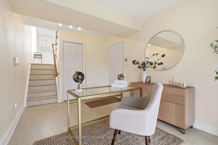 Photo 25 at 408 Fairgate Way, WC Wedgewood Creek, Oakville