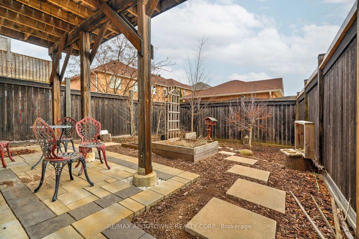 Photo 28 at 408 Fairgate Way, WC Wedgewood Creek, Oakville