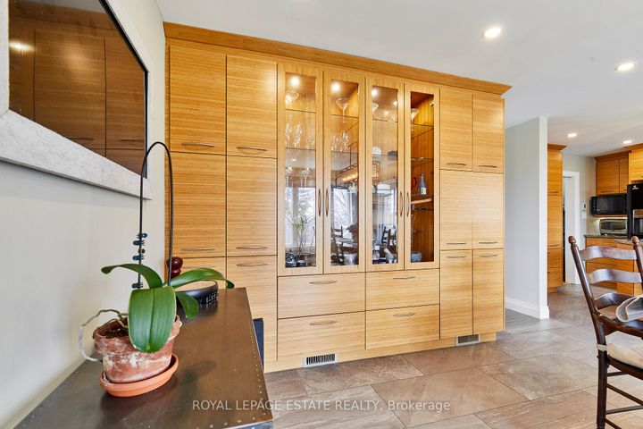 Photo 4 at 1078 Roundelay Court, McLaughlin, Oshawa