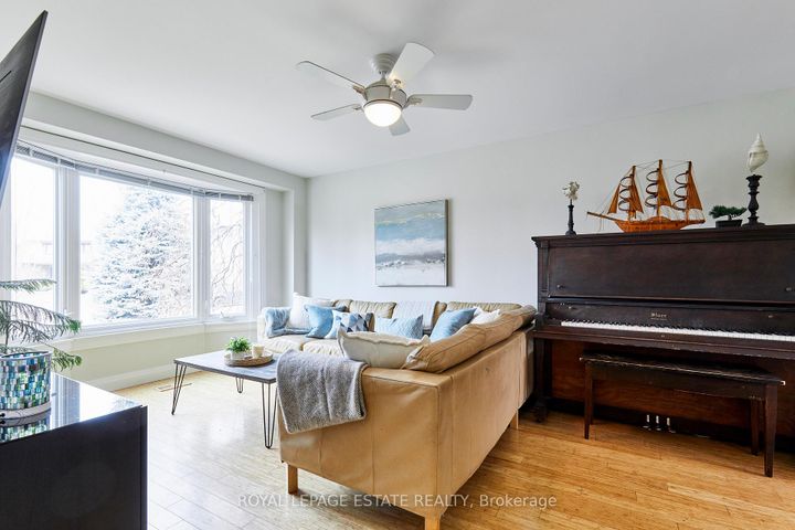 Photo 9 at 1078 Roundelay Court, McLaughlin, Oshawa