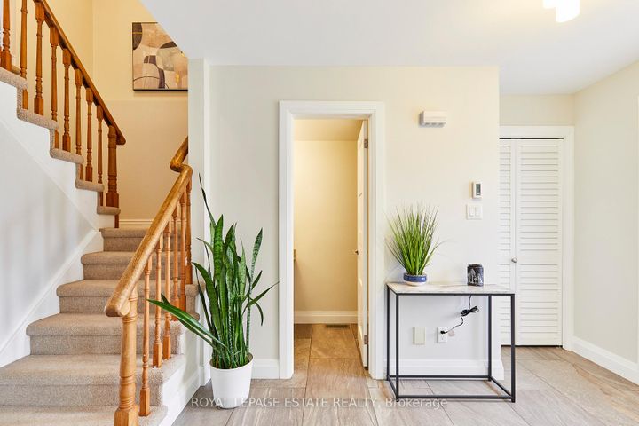 Photo 11 at 1078 Roundelay Court, McLaughlin, Oshawa