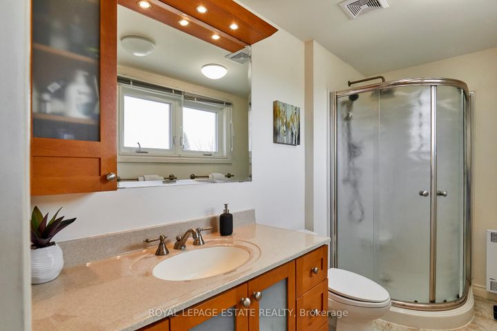 Photo 15 at 1078 Roundelay Court, McLaughlin, Oshawa