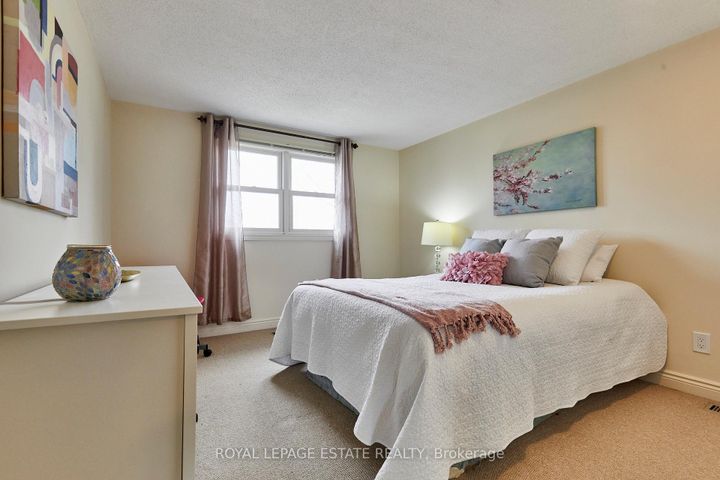 Photo 16 at 1078 Roundelay Court, McLaughlin, Oshawa