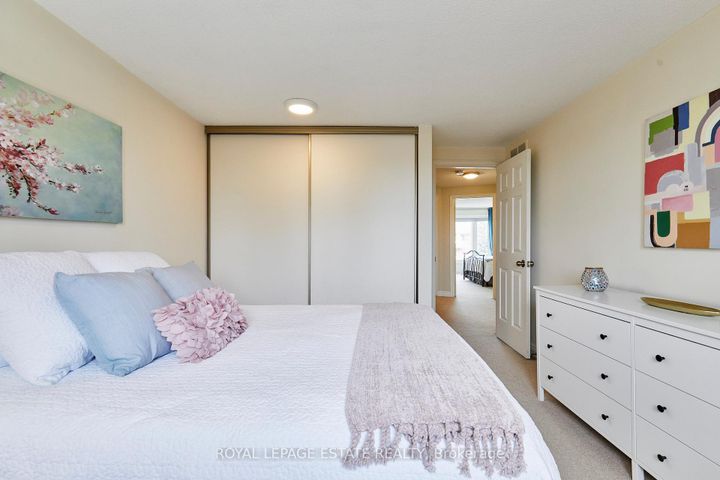 Photo 17 at 1078 Roundelay Court, McLaughlin, Oshawa