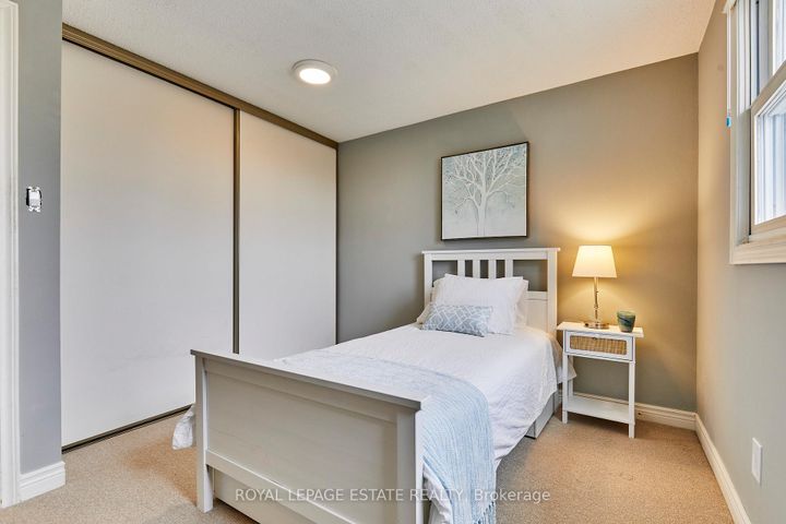 Photo 21 at 1078 Roundelay Court, McLaughlin, Oshawa