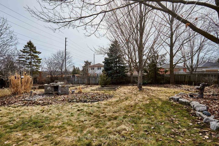 Photo 33 at 1078 Roundelay Court, McLaughlin, Oshawa