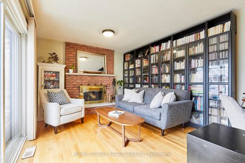 Photo 7 at 1078 Roundelay Court, McLaughlin, Oshawa