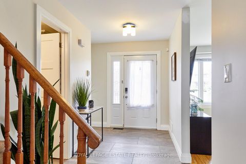 Photo 10 at 1078 Roundelay Court, McLaughlin, Oshawa