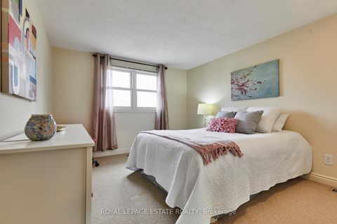 Photo 16 at 1078 Roundelay Court, McLaughlin, Oshawa