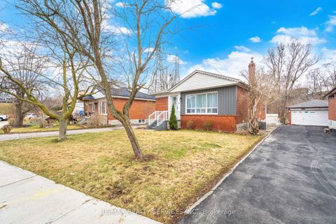Photo 2 at 6 Bonnyview Drive, Queensway, Toronto