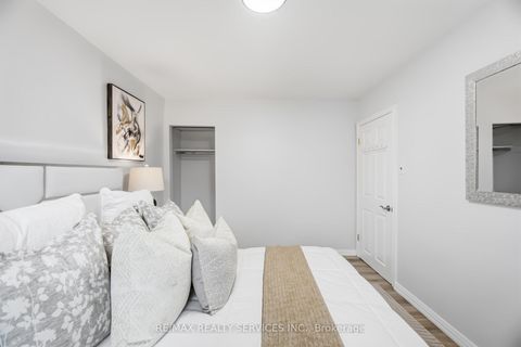 Photo 18 at 6 Bonnyview Drive, Queensway, Toronto