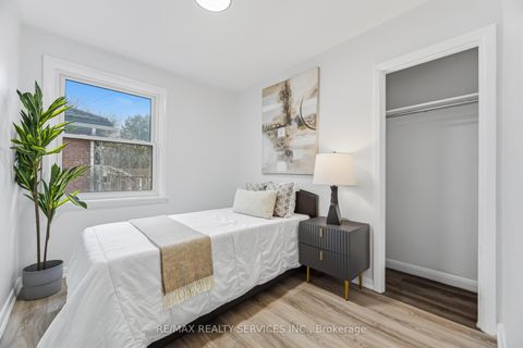 Photo 21 at 6 Bonnyview Drive, Queensway, Toronto