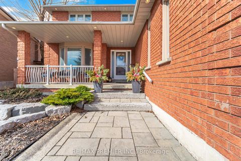 Photo 2 at 26 Mapes Avenue, West Woodbridge, Vaughan