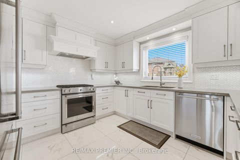 Photo 10 at 26 Mapes Avenue, West Woodbridge, Vaughan