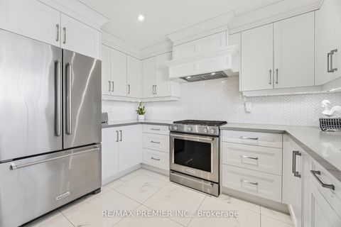 Photo 11 at 26 Mapes Avenue, West Woodbridge, Vaughan