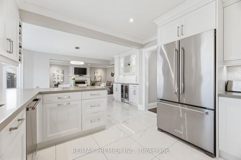 Photo 12 at 26 Mapes Avenue, West Woodbridge, Vaughan