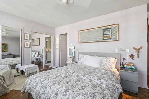 Photo 18 at 1001 - 575 Avenue Road S, St. Clair, Toronto