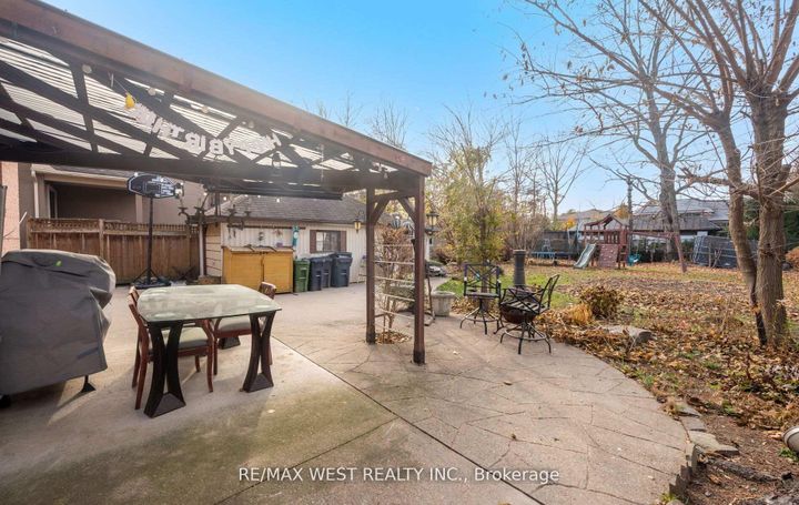 Photo 5 at 57 Westglen Crescent, City Centre West, Toronto