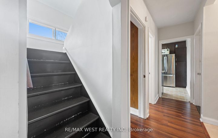 Photo 24 at 57 Westglen Crescent, City Centre West, Toronto