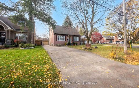 Photo 3 at 57 Westglen Crescent, City Centre West, Toronto