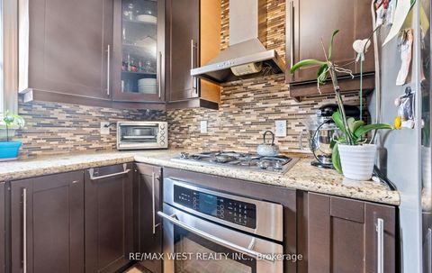 Photo 22 at 57 Westglen Crescent, City Centre West, Toronto