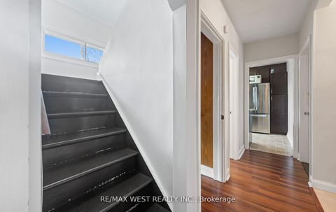 Photo 24 at 57 Westglen Crescent, City Centre West, Toronto