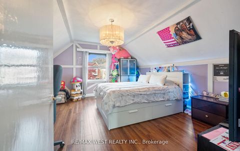 Photo 27 at 57 Westglen Crescent, City Centre West, Toronto