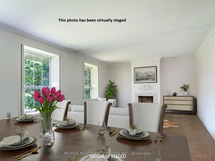 Photo 2 at 285 Pinetree Way, Mineola, Mississauga