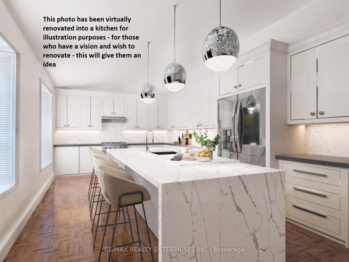 Photo 6 at 285 Pinetree Way, Mineola, Mississauga