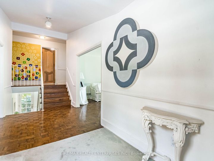 Photo 13 at 285 Pinetree Way, Mineola, Mississauga