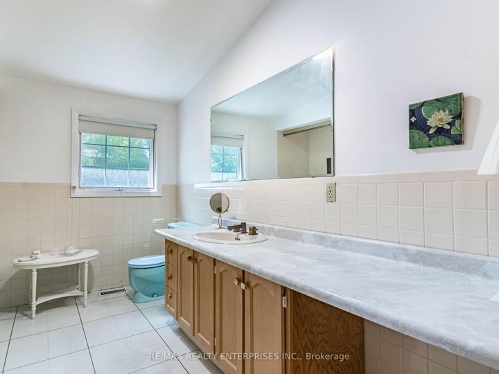 Photo 18 at 285 Pinetree Way, Mineola, Mississauga