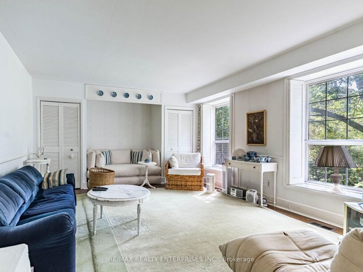 Photo 21 at 285 Pinetree Way, Mineola, Mississauga