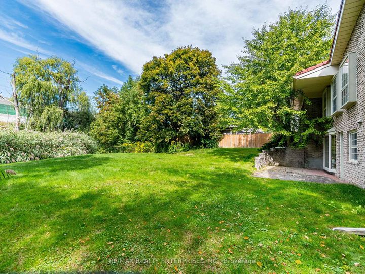 Photo 32 at 285 Pinetree Way, Mineola, Mississauga