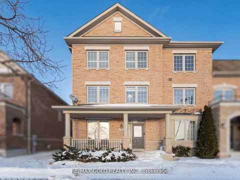 Photo 3 at 201 Barons Street, Kleinburg, Vaughan