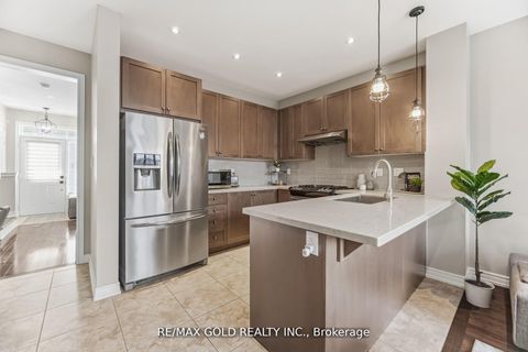 Photo 11 at 201 Barons Street, Kleinburg, Vaughan