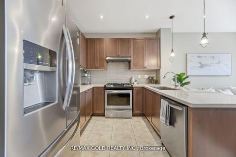 Photo 12 at 201 Barons Street, Kleinburg, Vaughan