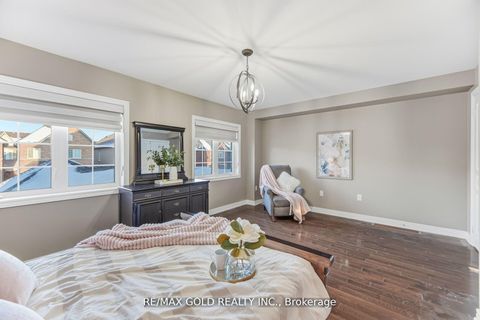 Photo 21 at 201 Barons Street, Kleinburg, Vaughan