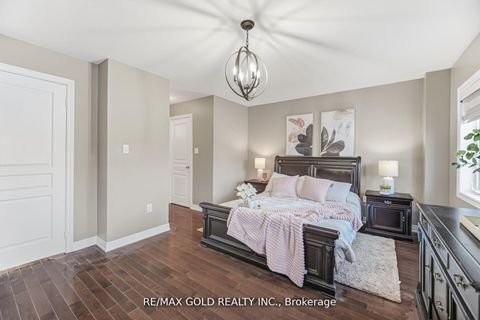 Photo 22 at 201 Barons Street, Kleinburg, Vaughan