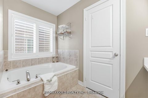 Photo 25 at 201 Barons Street, Kleinburg, Vaughan